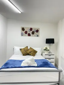 Wharf Inn Premier Apartment Central Manchester - Free Private Parking - Image 4
