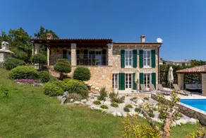 Villa con barbecue, giardino e piscina | Vista sulla piscina - Image 2