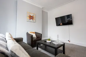 Village Hotel Manchester Cheadle - Image 3