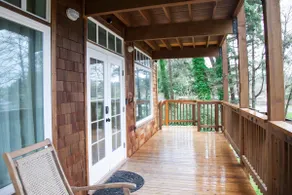 cozy beach house, private hot tub, fun game room - Image 4