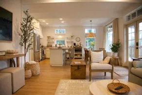 cozy beach house, private hot tub, fun game room - Image 3