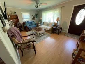 Private Home in Quiet Beach Country setting - Image 4
