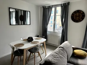 Apartment with terrace in Le Puy - Image 2