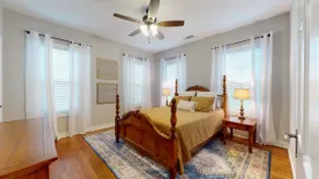 Spacious 3 Bedroom, 2 bathroom home with parking. - Image 4