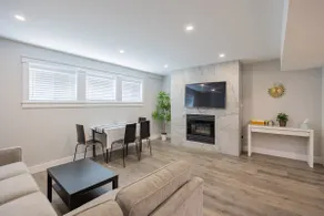 Modern & Spacious 2BR Suite in Surrey BC - Image 2