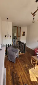 Charming apartment with balcony & vineyard views - Image 3