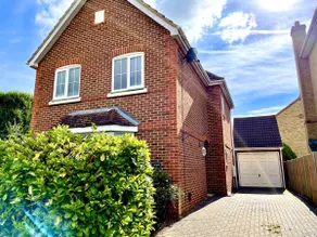 Luxury 3 Bed Detached Home In Windsor - Image 3