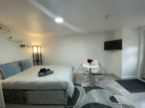 Lovely studio-flat with free parking, free WiFi. - Image 2