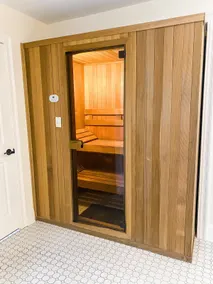 Romantic Mountain Getaway: Hot Tub*King Bed*Sauna - Image 4