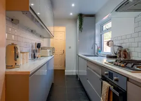 No6 - Beverley - Elegant Townhouse - Central location - Image 2