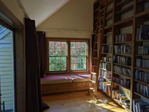 Spacious vacation townhome unit with a pool - Image 4