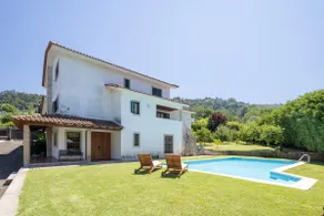 Luxury Classic Villa with Private Pool - Image 3