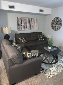 Cozy Townhouse in Quiet Area - Image 2
