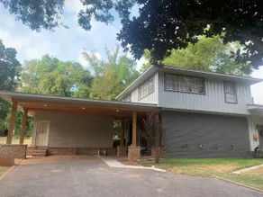1-Bedroom Bungalow in Jacksonville - Image 2