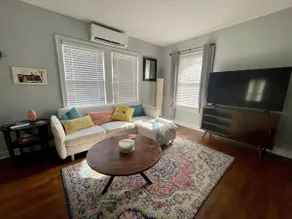 Cozy Carriage House at Woodlawn Lake, private - Image 2