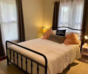 Cozy Carriage House at Woodlawn Lake, private - Image 5