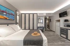Mariet Naxos Elegant Suites - Image 3