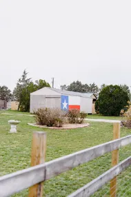 Templeton Farmhouse: Near Airport, Zoo, ACU, HSU - Image 3
