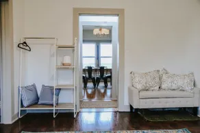 Templeton Farmhouse: Near Airport, Zoo, ACU, HSU - Image 4