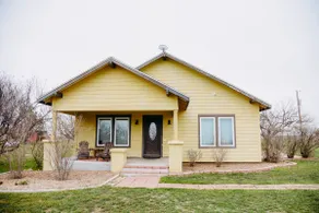 Templeton Farmhouse: Near Airport, Zoo, ACU, HSU - Image 4
