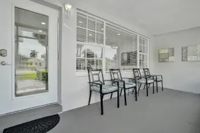 The Back Wave Luxury Home - Image 3