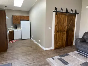 Cozy 1 bedroom studio apartment! - Image 5