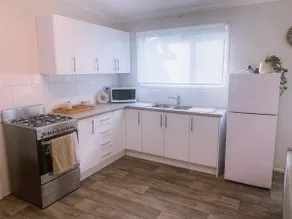 Cozy 1 bedroom apartment near Airport. - Image 4