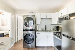 Find Peace at Charming Comfortable Downtown Home - Image 4