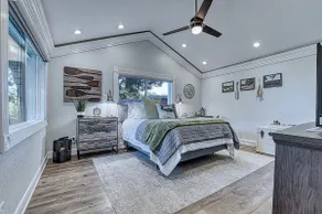 Lake Escape w/ Private Dock & Spa-like amenities - Image 4