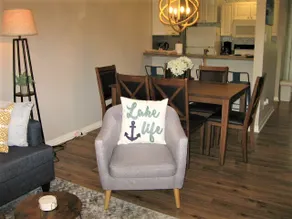 Cozy 2 Bedroom Condo, ready to make you SMILE! - Image 4