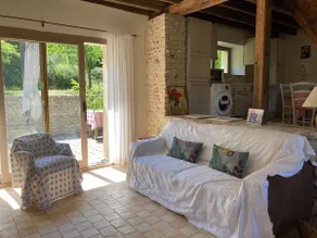 Charming guesthouse in a bucolic setting - Image 2