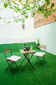 Free Parking - Secret Garden Apartment - Image 4
