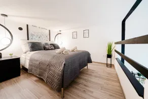 Free Parking - Secret Garden Apartment - Image 2