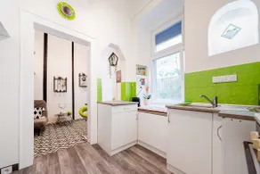 Free Parking - Secret Garden Apartment - Image 3