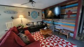 2 bed 2 Bath sits on 35 acres! Pet friendly! - Image 3