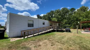 2 bed 2 Bath sits on 35 acres! Pet friendly! - Image 5