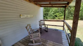 2 bed 2 Bath sits on 35 acres! Pet friendly! - Image 4