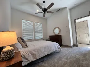 Pear Lake Suite in North West Hanford - Image 4