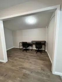 Spacious 2B2B House with Full Kitchen & Work Space - Image 5
