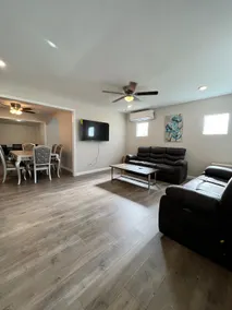 Spacious 2B2B House with Full Kitchen & Work Space - Image 3