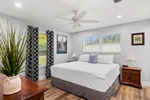 Cheerful 3-Bedroom Vacation Home with Free Parking - Image 4