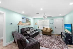 Cheerful 3-Bedroom Vacation Home with Free Parking - Image 2