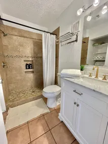 Cozy Convenient Townhome - Image 3