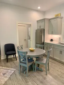 Adorable Richmond Beach 1-bedroom - Image 3