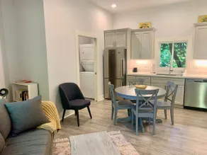 Adorable Richmond Beach 1-bedroom - Image 2