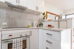 Value 1BR Hawthorn | Tram to CBD - Image 2