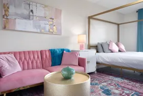 Stylish, Scottsdale Studio w/Resort Pool Pass!po - Image 4