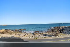 Gorgeous Oceanfront 2-Bdrm Apartment w/ Fireplace - Image 4