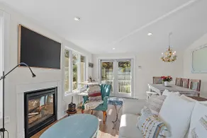 Gorgeous Oceanfront 2-Bdrm Apartment w/ Fireplace - Image 5