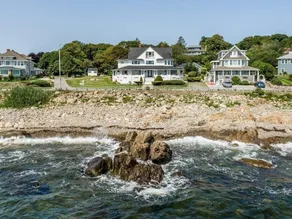 Gorgeous Oceanfront 2-Bdrm Apartment w/ Fireplace - Image 2